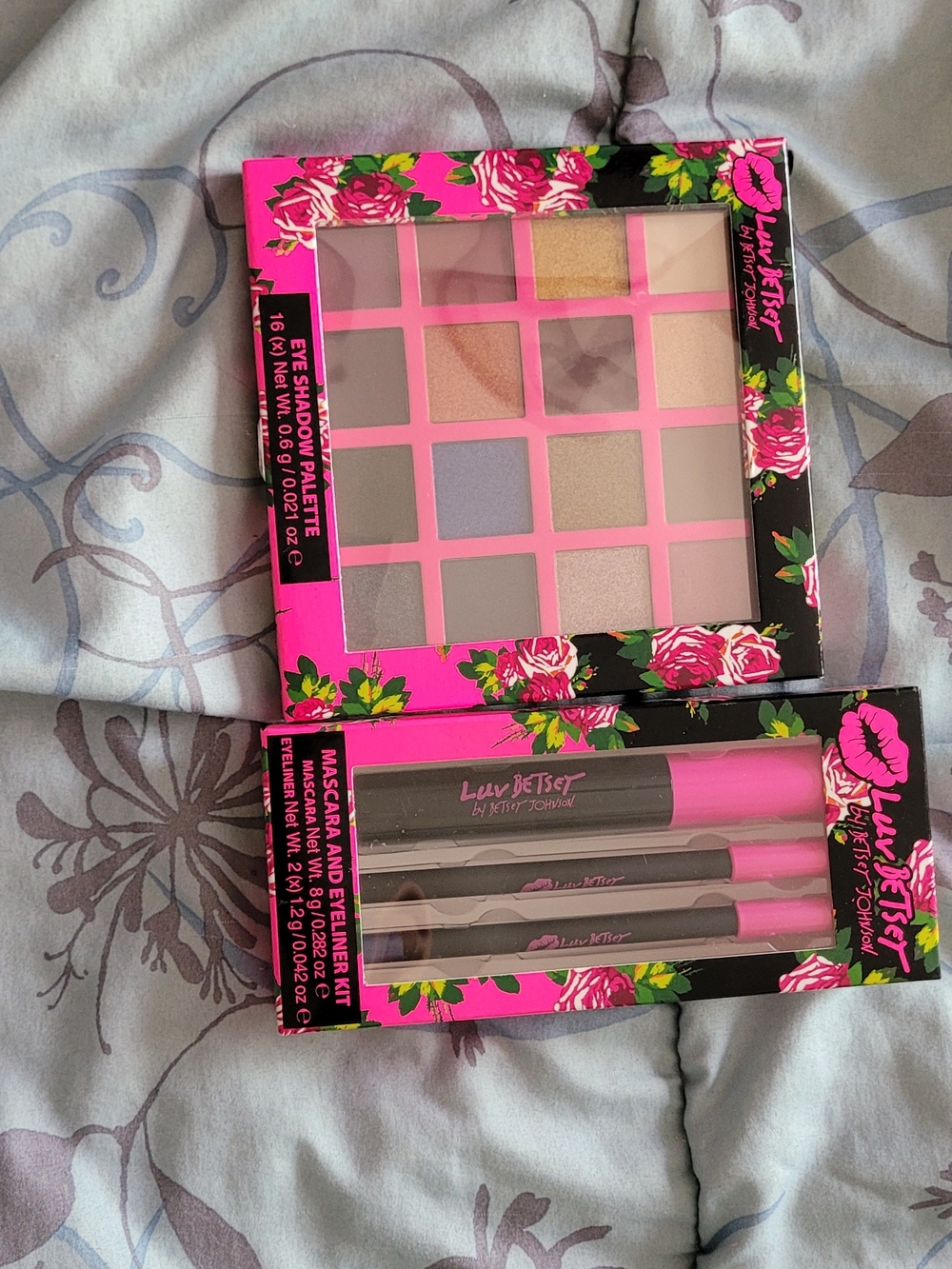 Betsey Johnson Pink Floral Eyeshadow Palette & Eye Kit